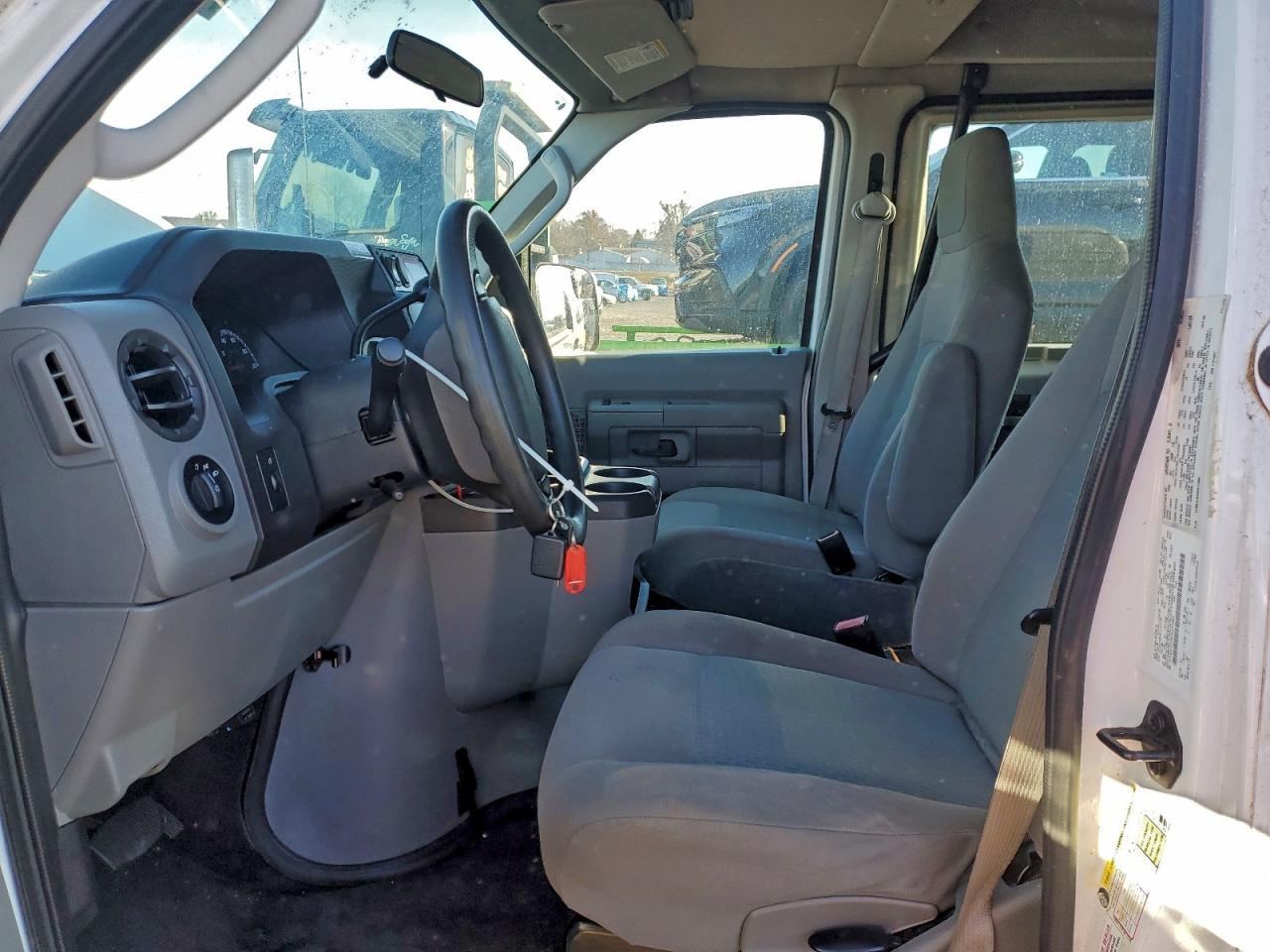 2013 Ford Econoline E150 Van - Image 7