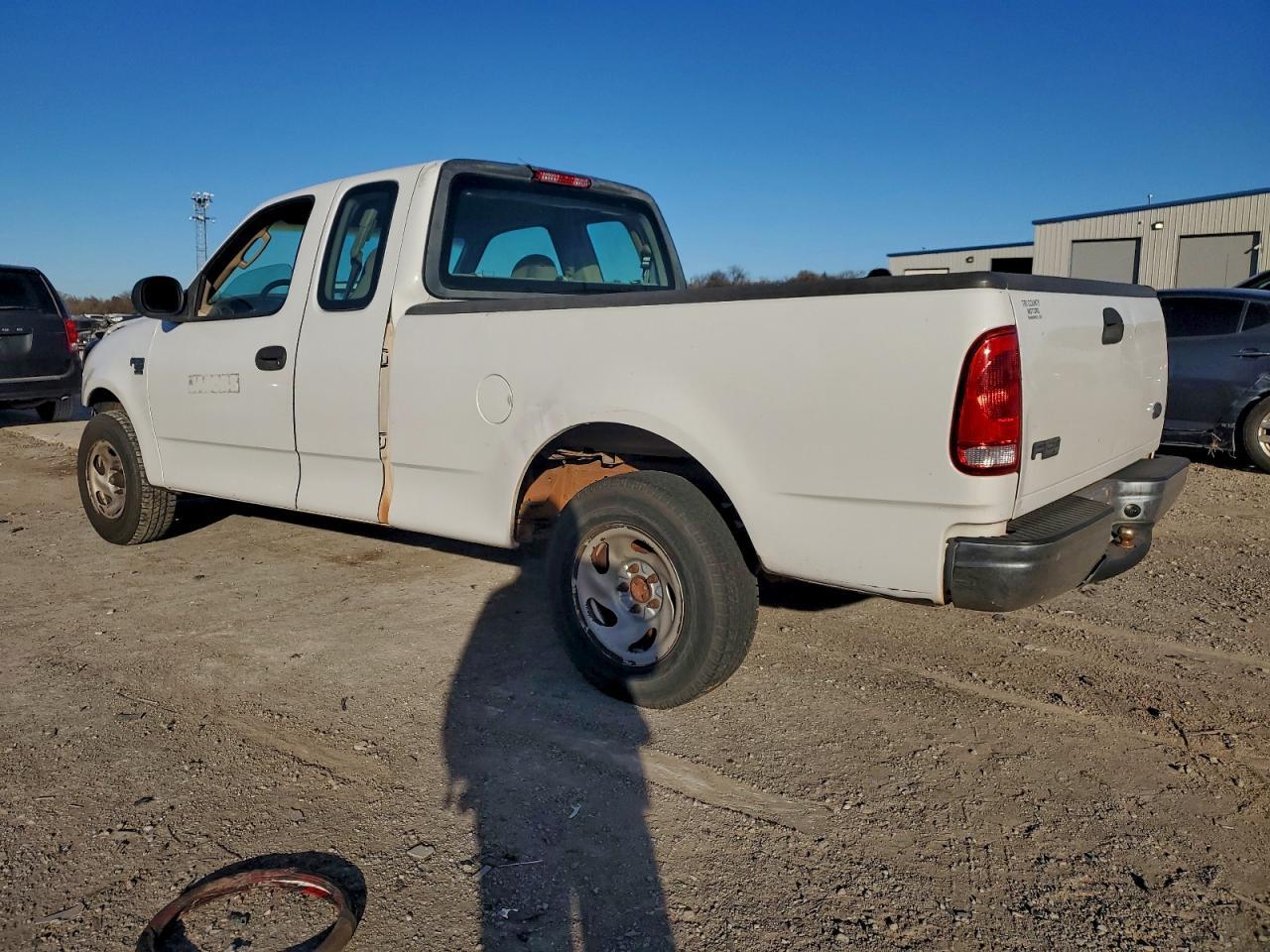 2003 Ford F150 - Image 2