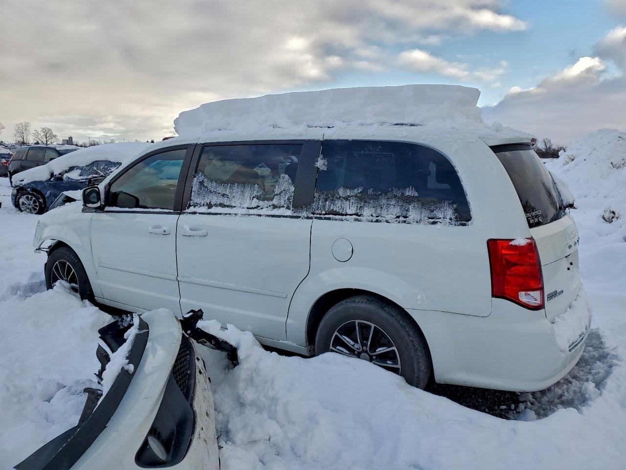 2017 Dodge Grand Caravan Gt - Image 2