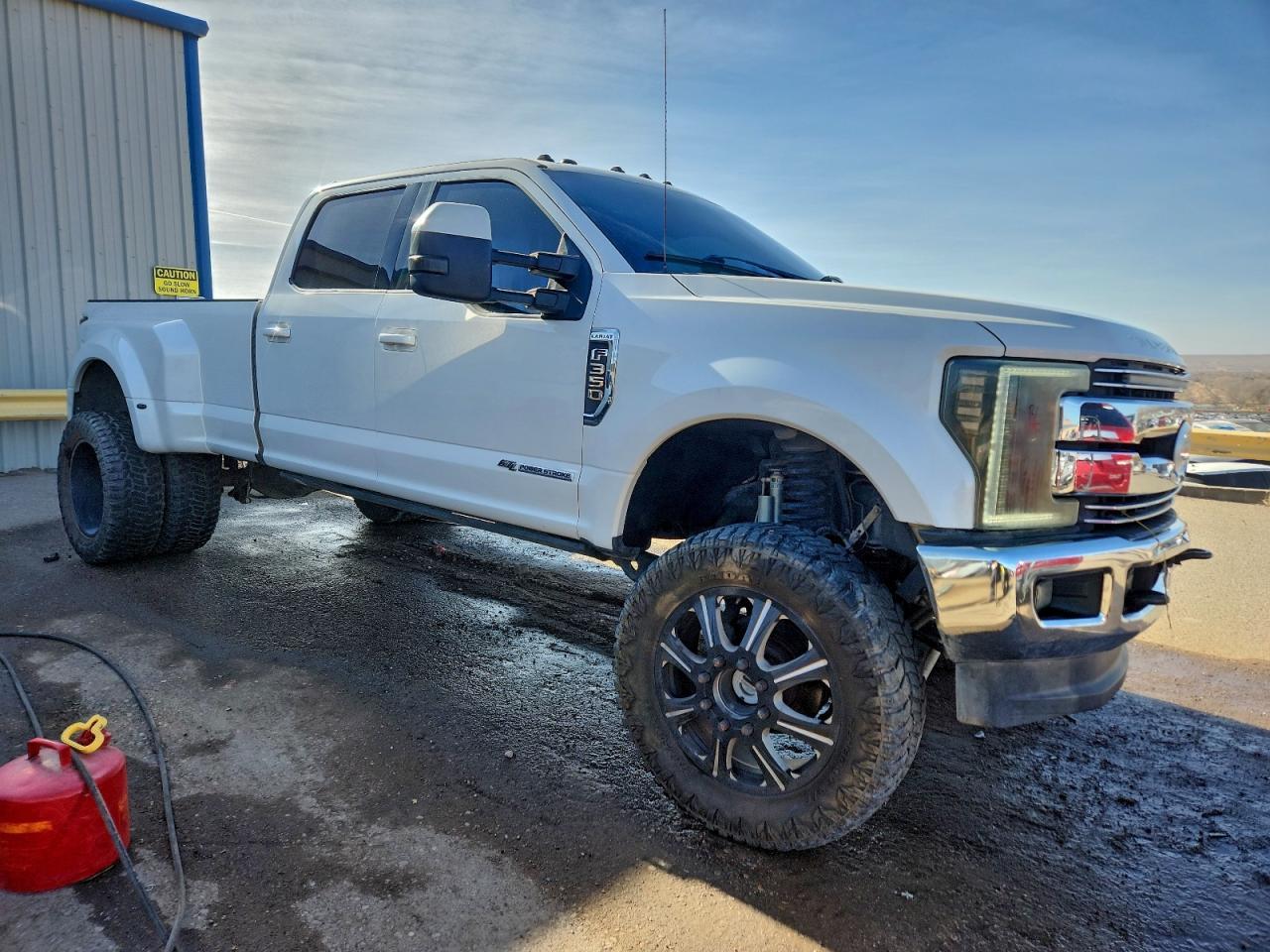 2017 Ford Super Duty F-350 W/D - Image 4