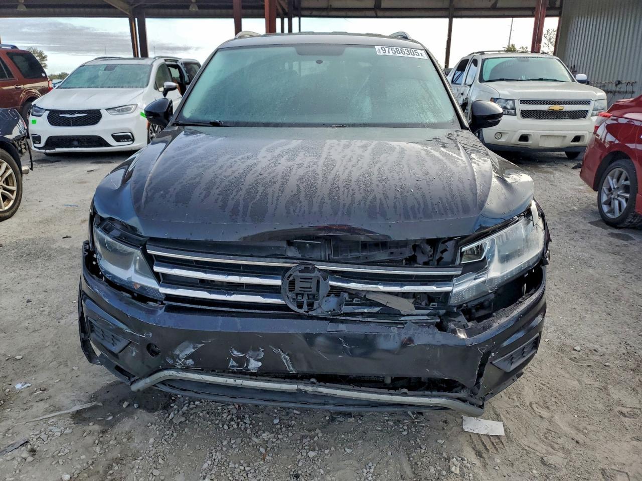 2018 Volkswagen Tiguan S - Image 5