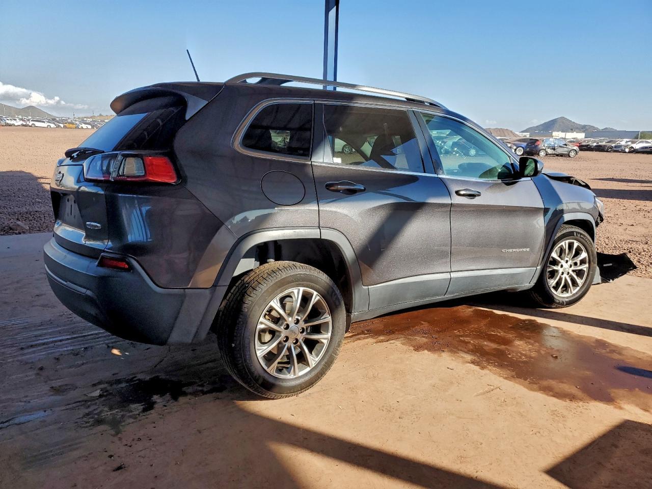2019 Jeep Cherokee Latitude Plus - Image 3