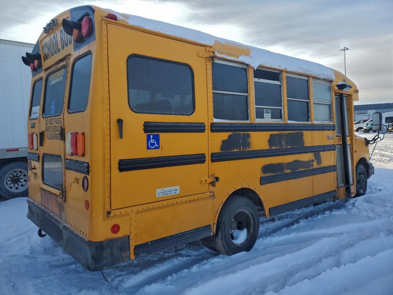 2010 Chevrolet Express - Фото 3