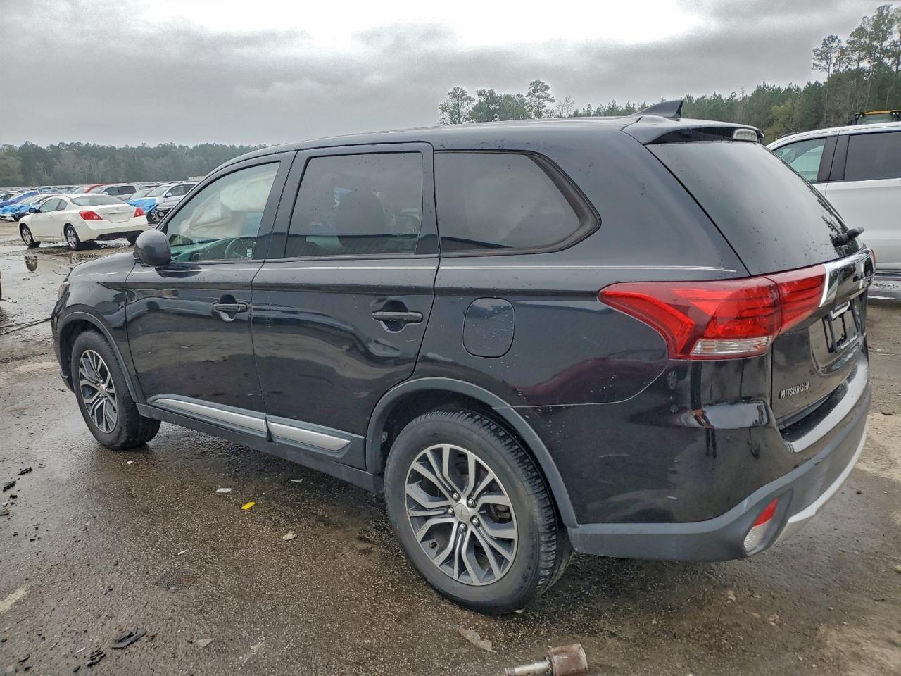 2018 Mitsubishi Outlander Se - Фото 2