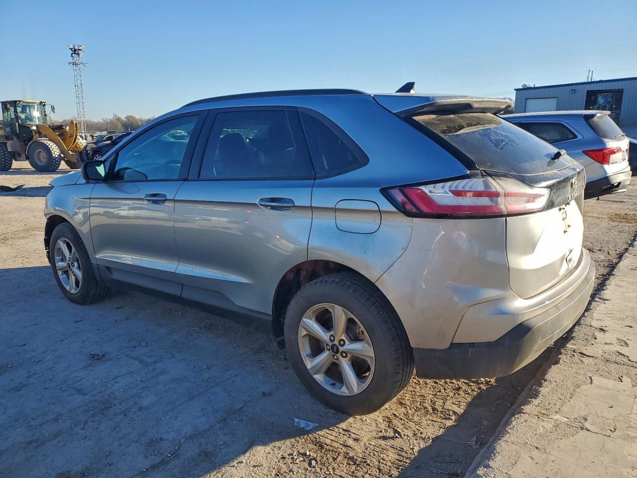 2024 Ford Edge Se - Image 2