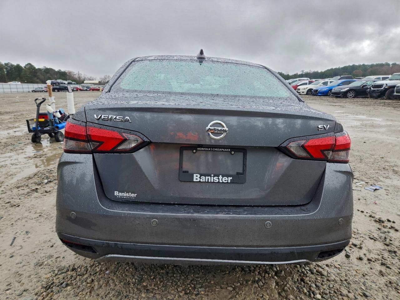 2021 Nissan Versa Sv - Image 6