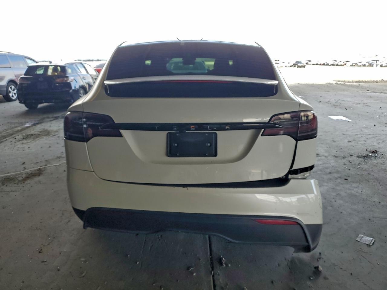 2023 Tesla Model X - Image 6