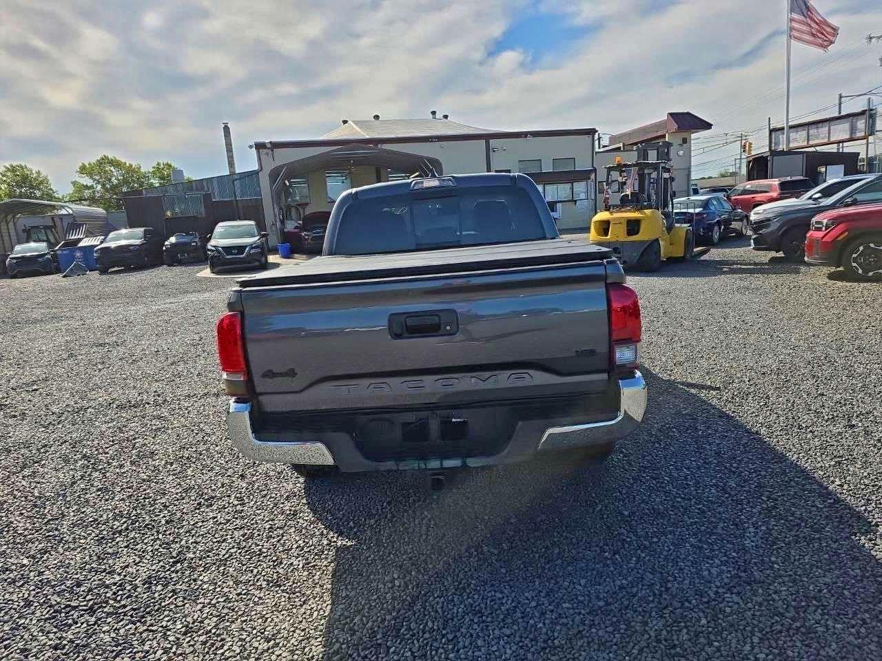 2023 Toyota Tacoma Double Cab - Фото 6