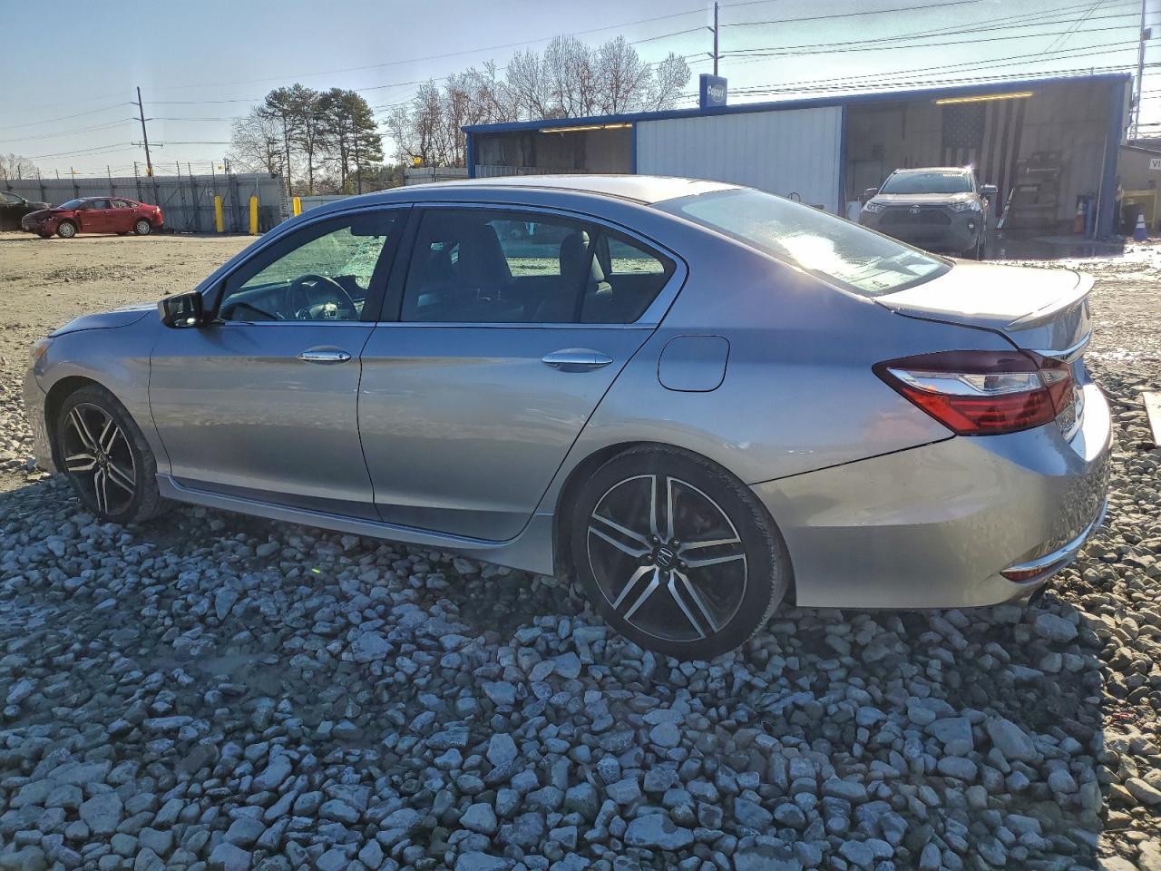 2017 Honda Accord Sport - Фото 2