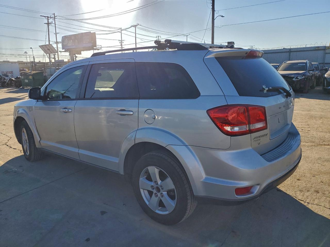 2011 Dodge Journey Mainstreet - Image 2