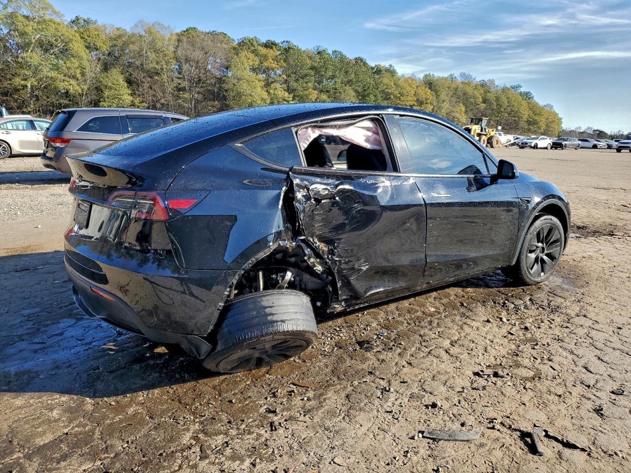 2024 Tesla Model Y - Фото 3