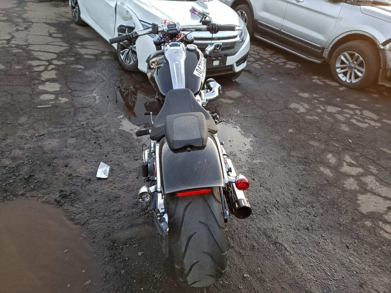 2024 Harley-Davidson Fxbr - Фото 4