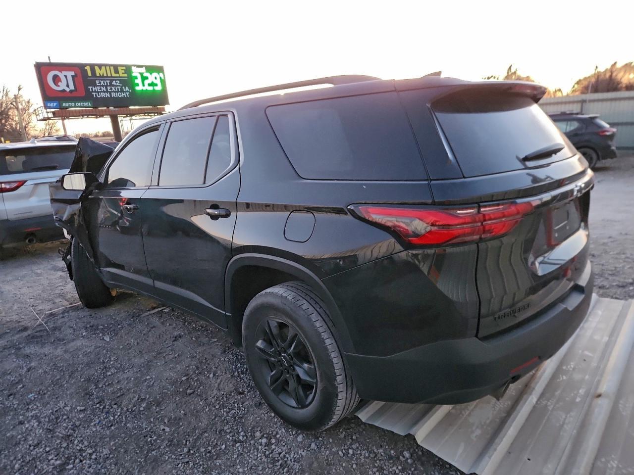 2022 Chevrolet Traverse Lt - Фото 2