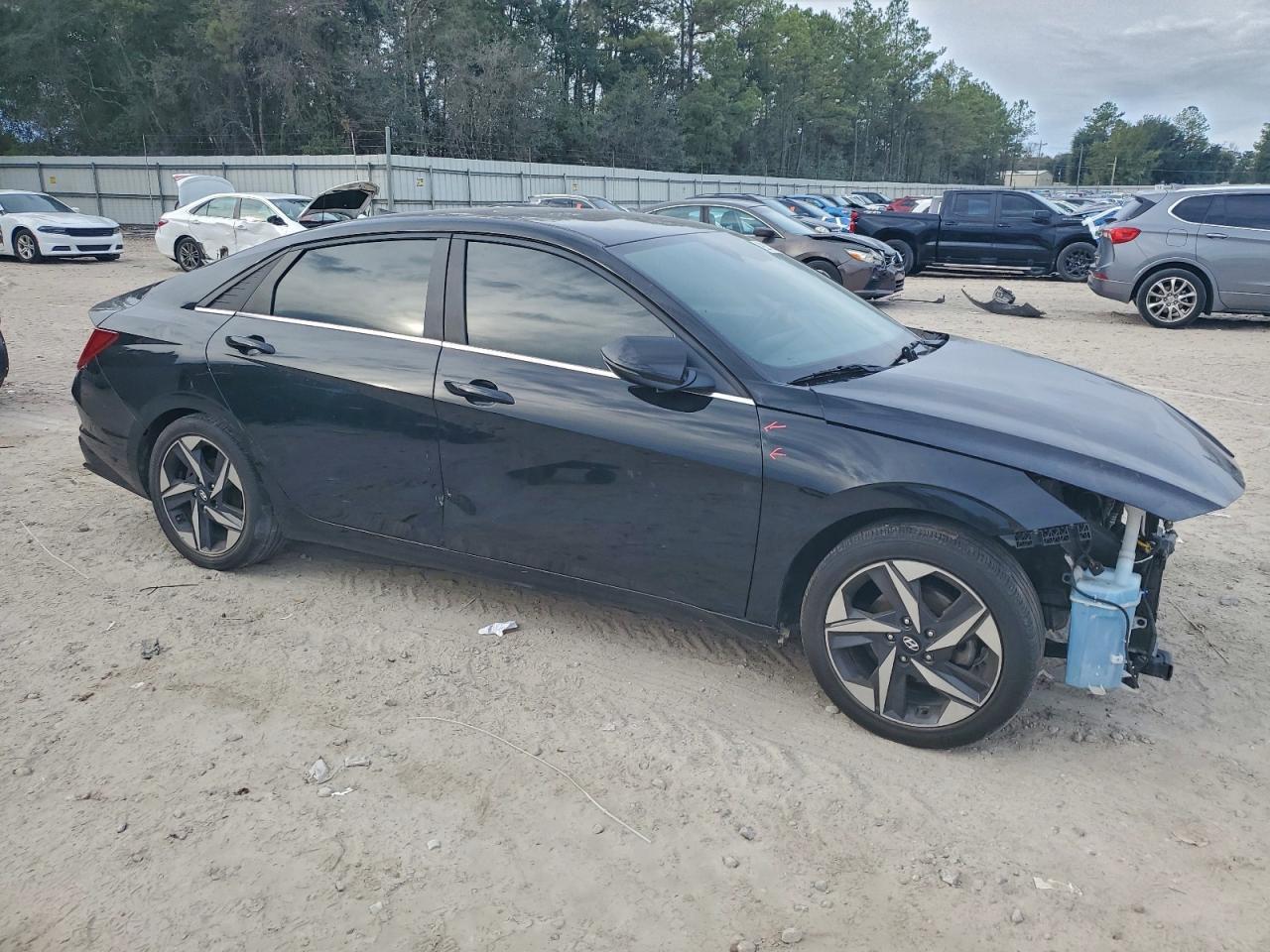 2021 Hyundai Elantra Limited - Фото 4