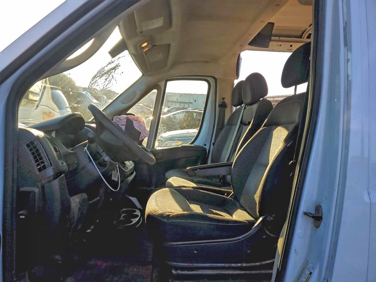 2020 Ram Promaster 2500 Delivery Van - Фото 7