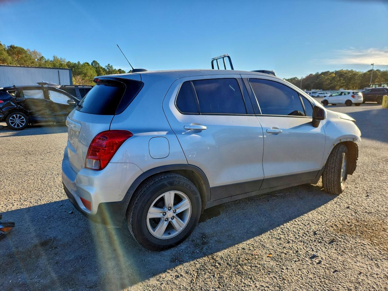 2022 Chevrolet Trax Ls - Фото 3