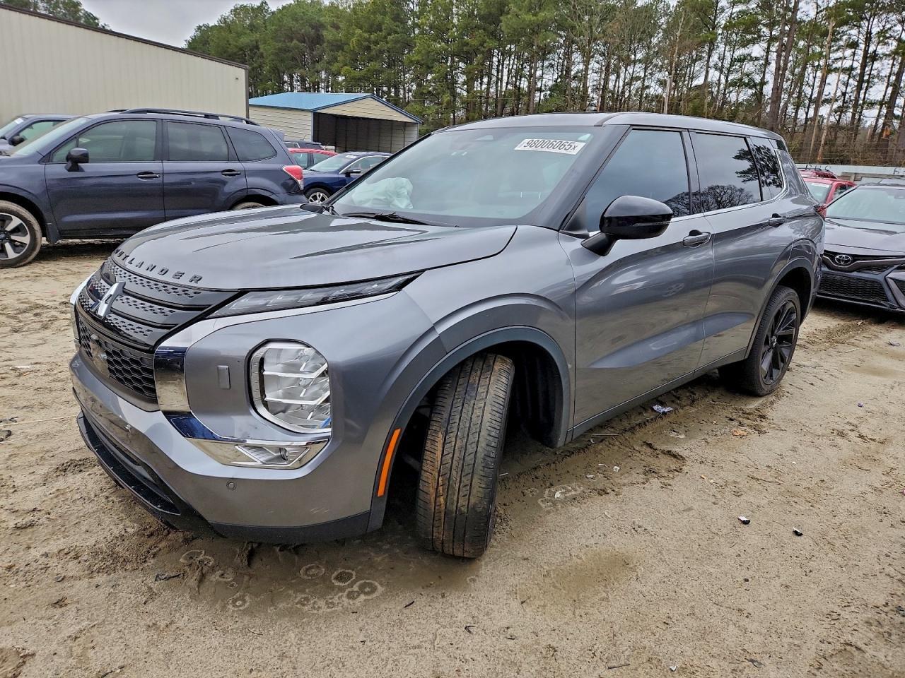 2022 Mitsubishi Outlander Se