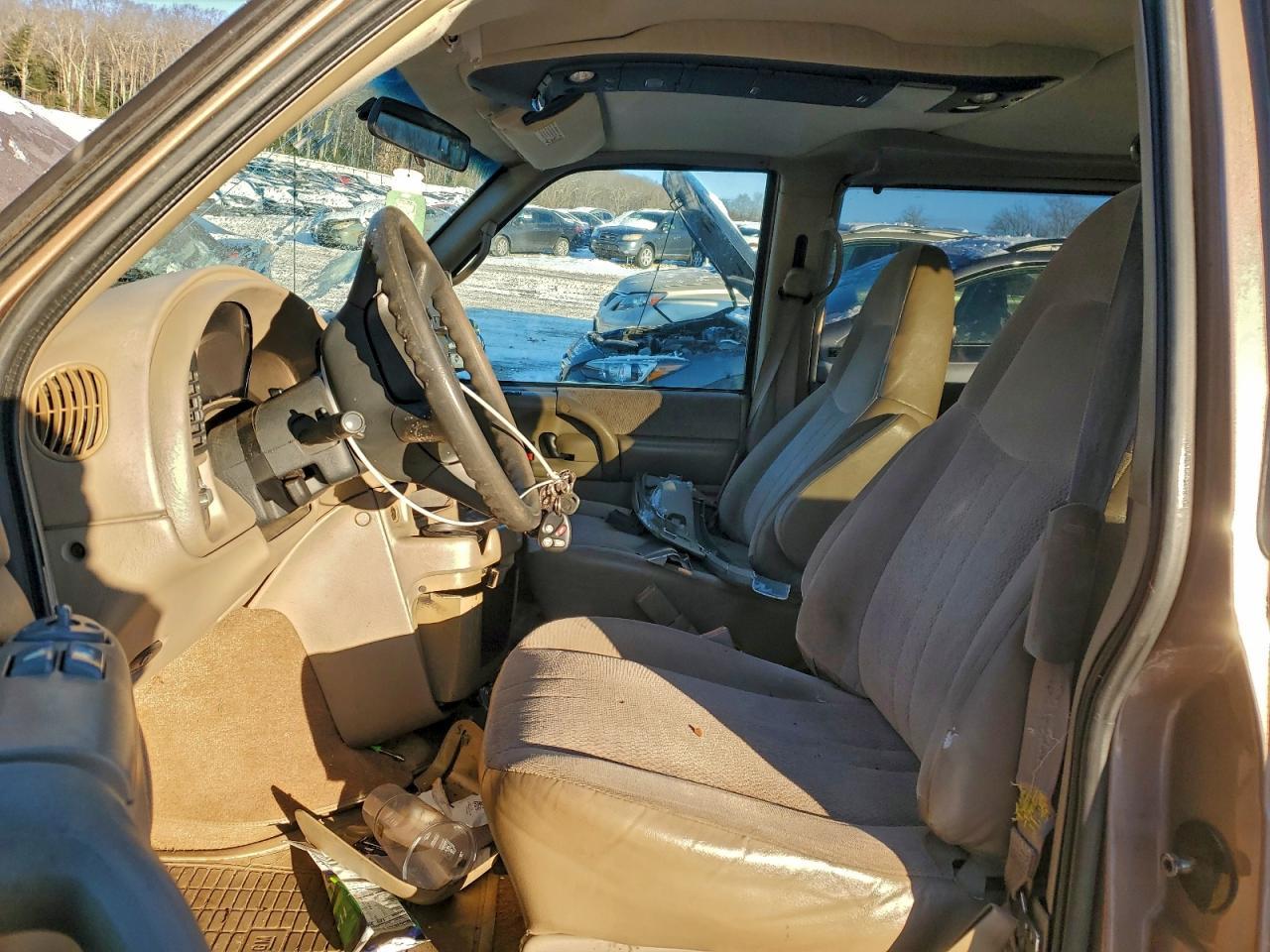 2001 Chevrolet Astro - Фото 7