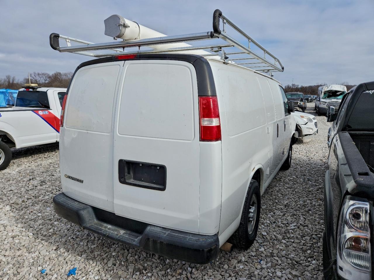 2017 Chev Express G2500 - Image 3