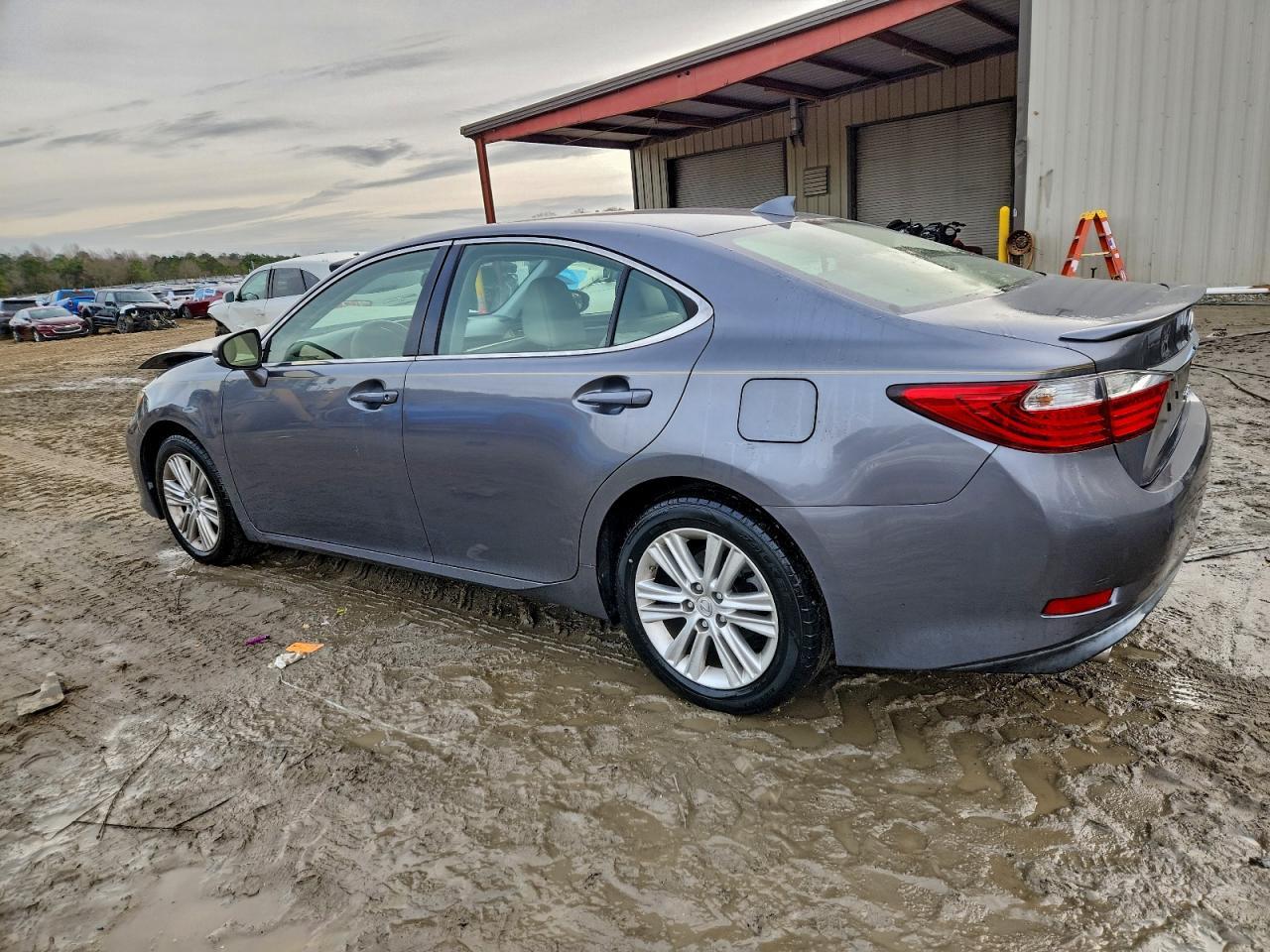 2015 Lexus Es 350 - Image 2
