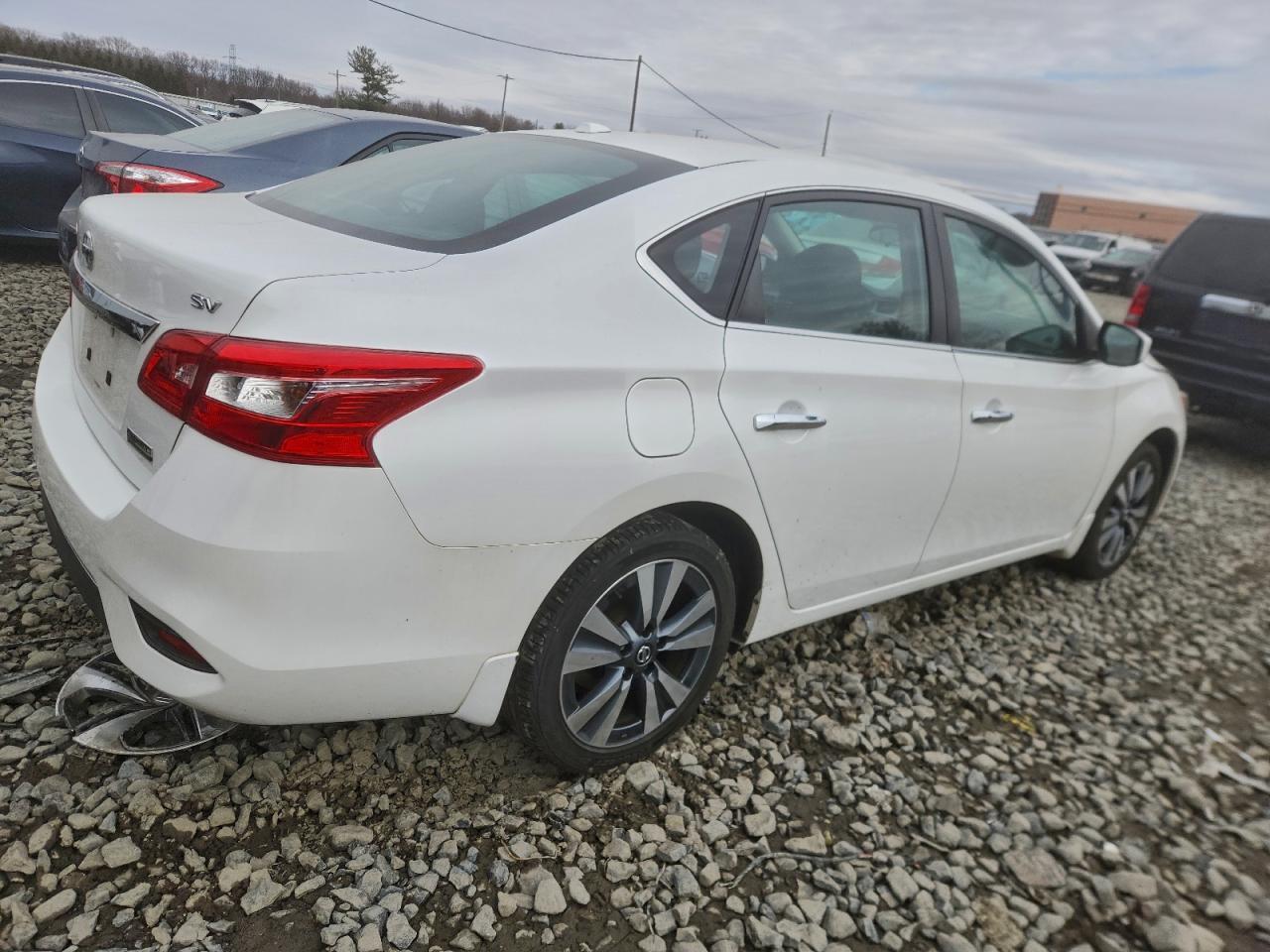 2019 Nissan Sentra S - Фото 3