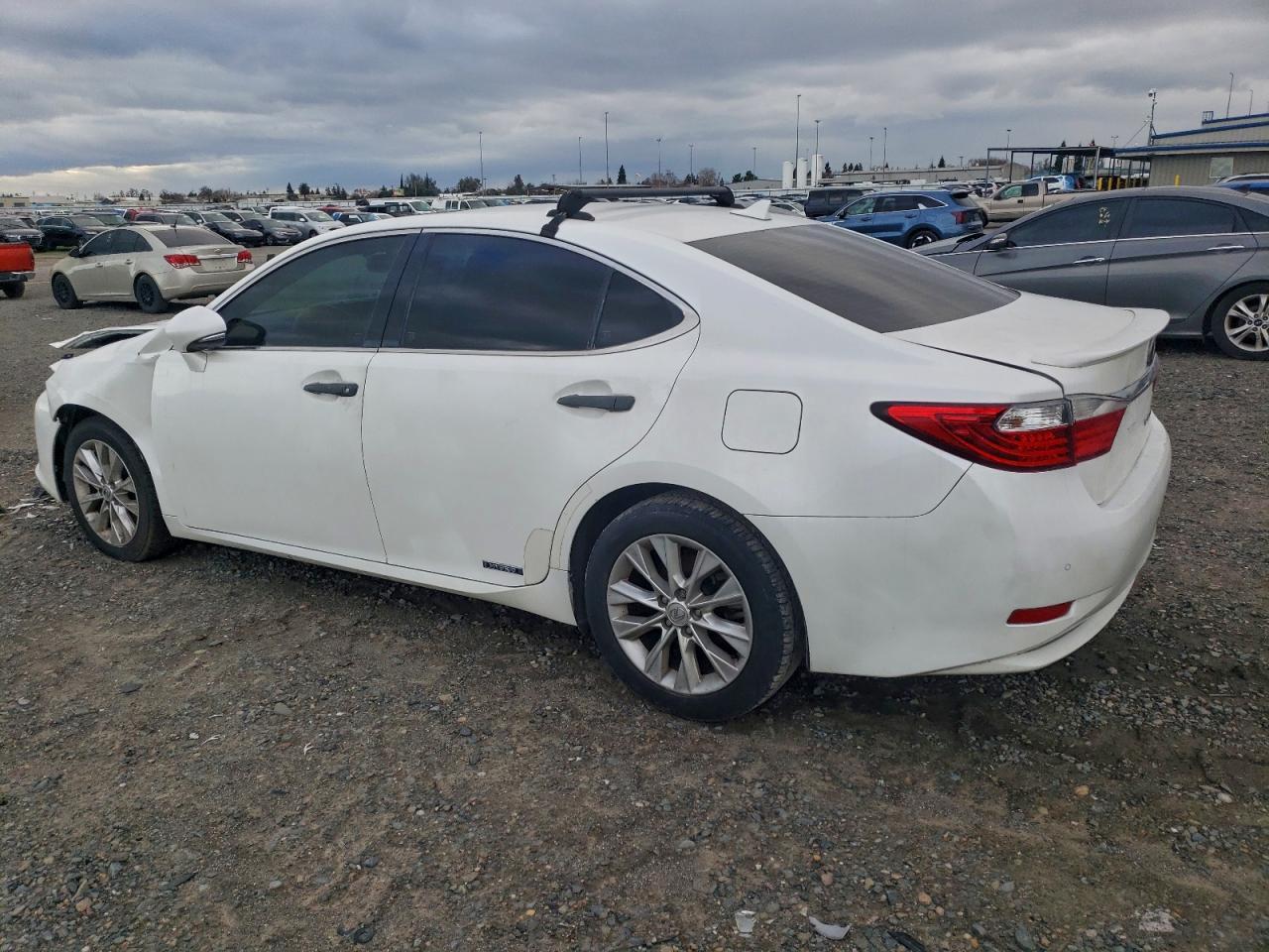 2014 Lexus Es 300H - Image 3