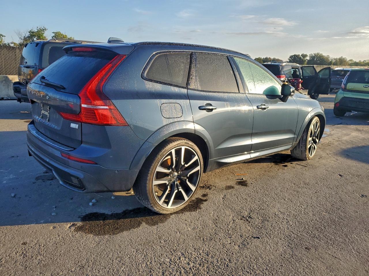 2024 Volvo Xc60 Ultimate - Image 3