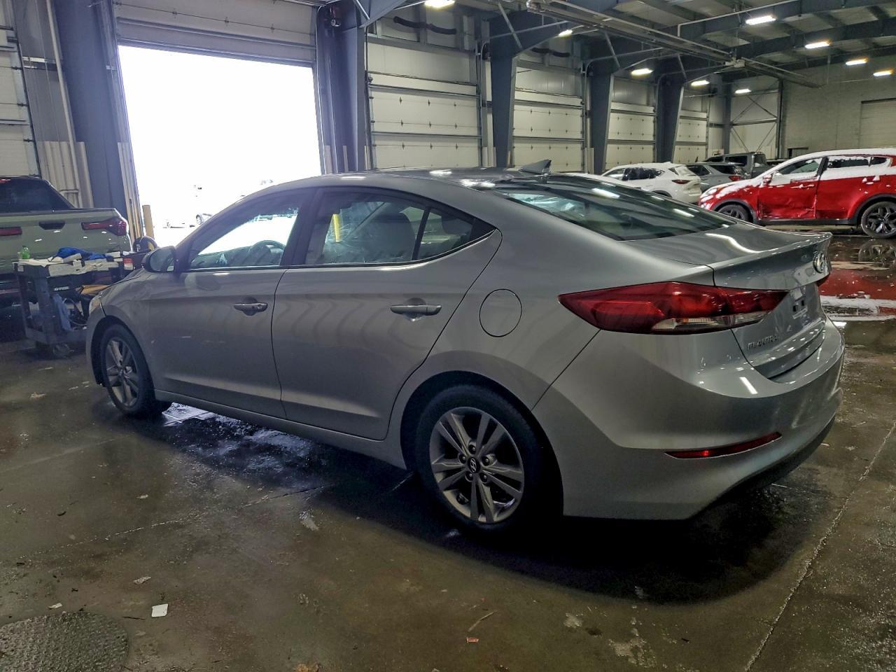 2017 Hyundai Elantra Se - Image 2