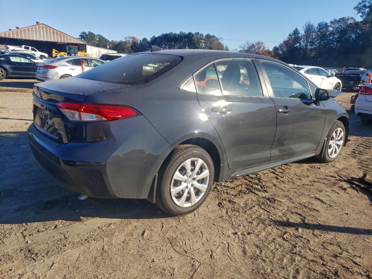 2025 Toyota Corolla Le - Фото 3