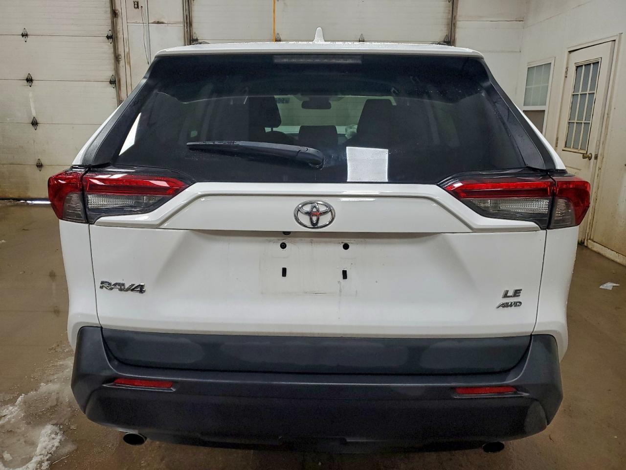 2021 Toyota Rav4 Le - Фото 6