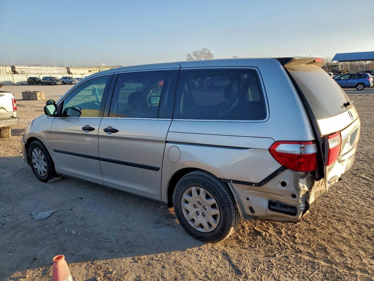 2006 Honda Odyssey Lx - Image 2