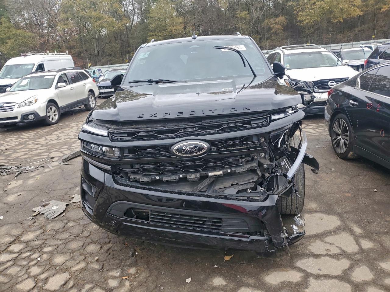2023 Ford Expedition Max Limited - Image 5