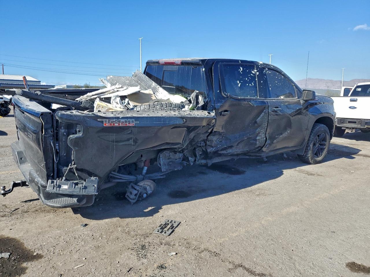2021 Chevrolet Silverado K1500 Lt Trail Boss - Image 3