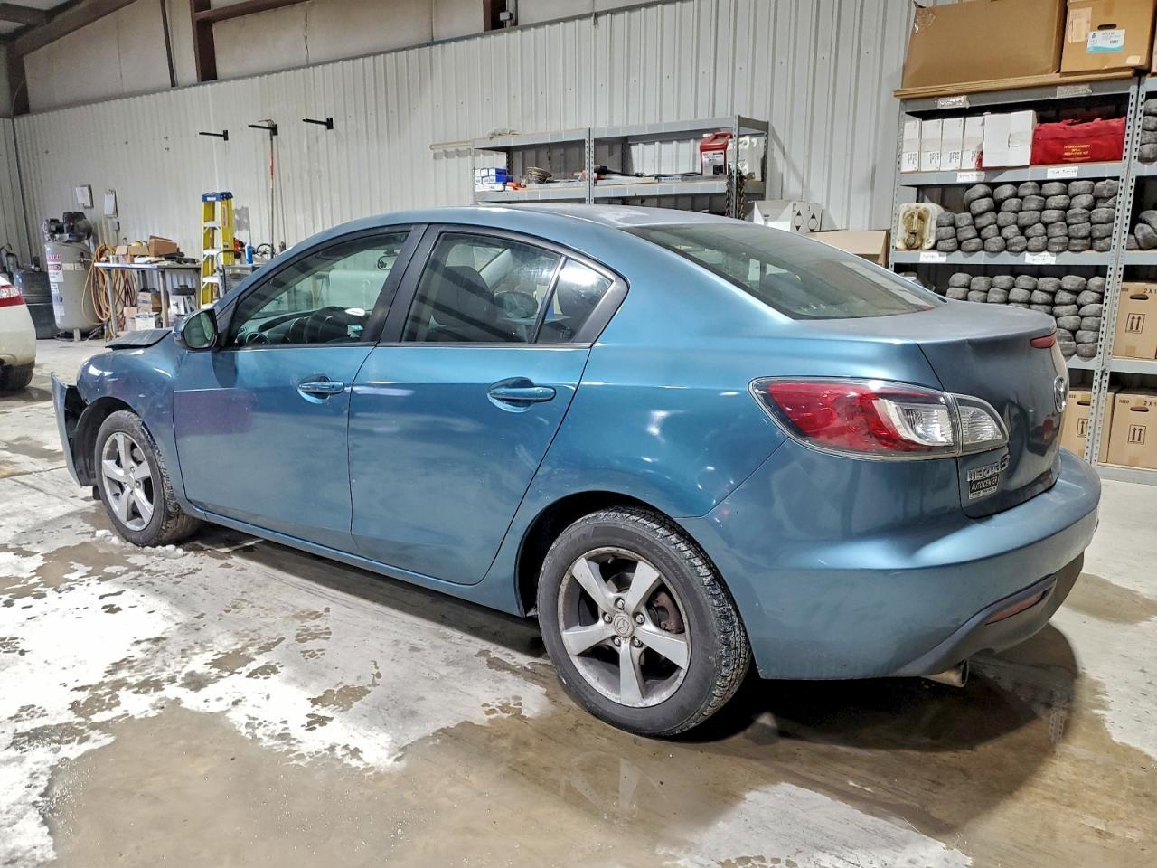 2010 Mazda 3 I - Image 2
