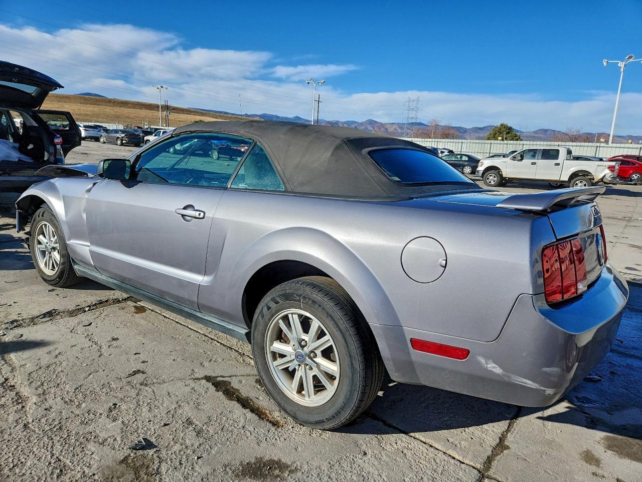 2006 Ford Mustang - Фото 2