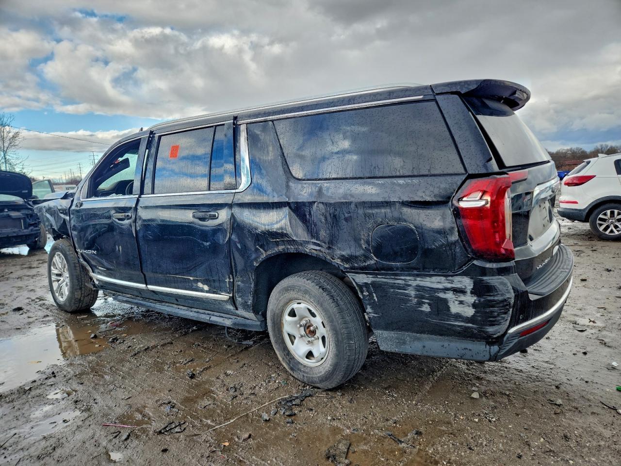 2021 GMC Yukon Xl C1500 Slt - Фото 2