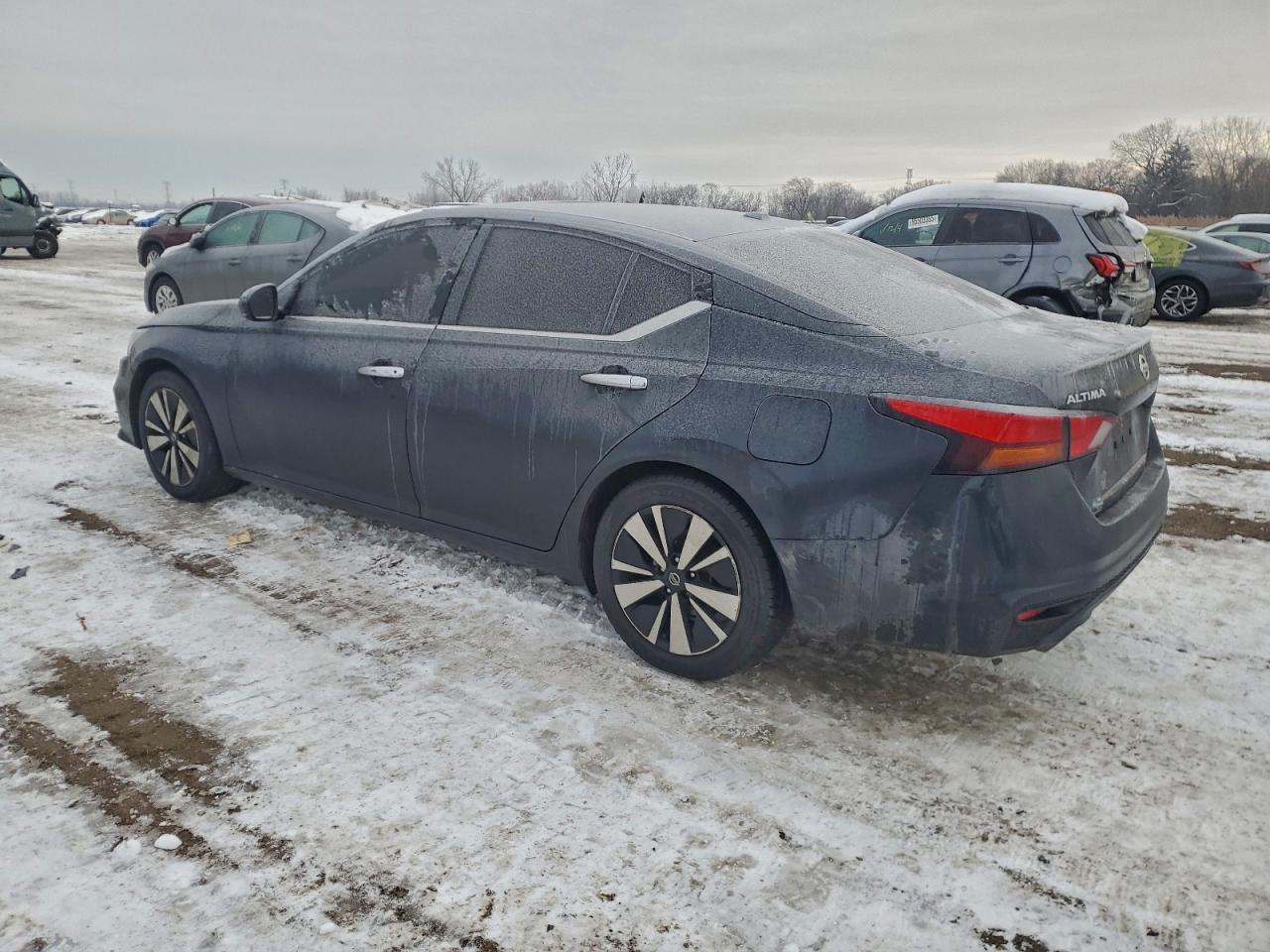 2019 Nissan Altima Sv - Image 2