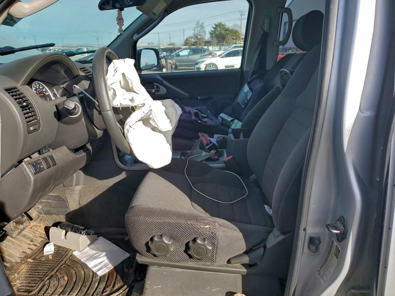 2009 Nissan Pathfinder S - Image 7