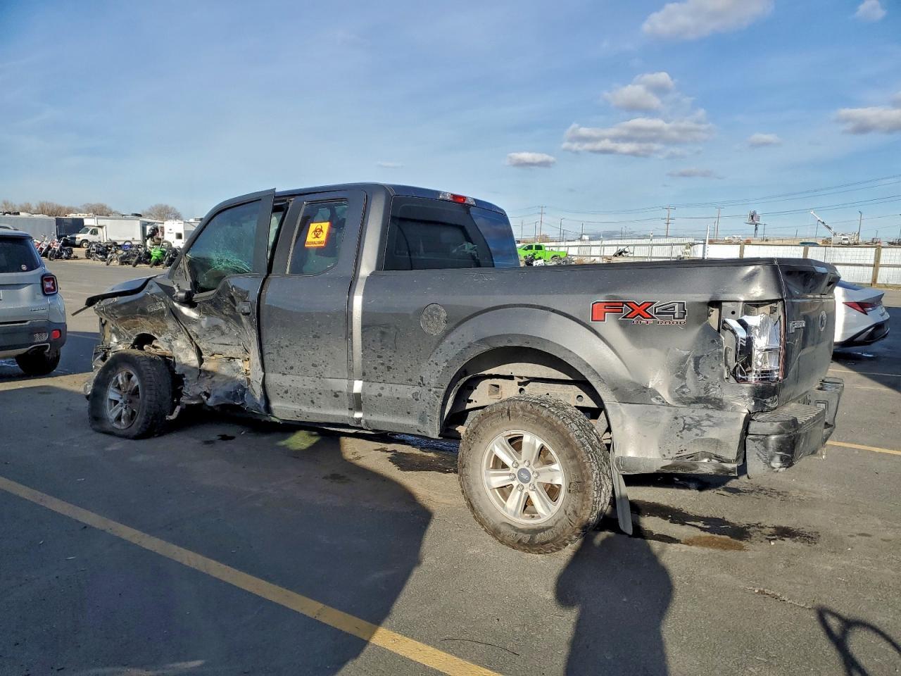 2016 Ford F150 Super Cab - Фото 2