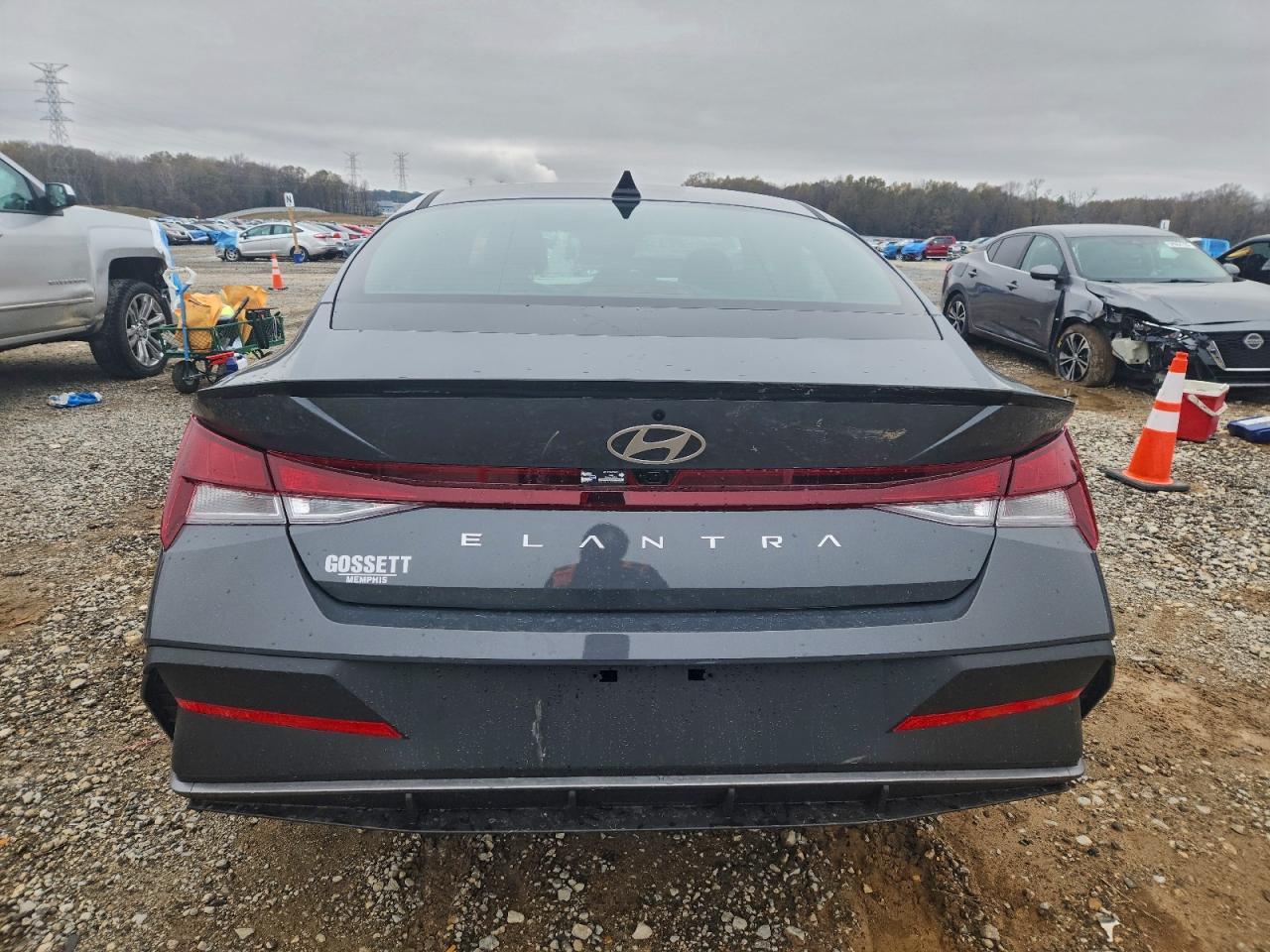 2025 Hyundai Elantra Sel Sport - Image 6