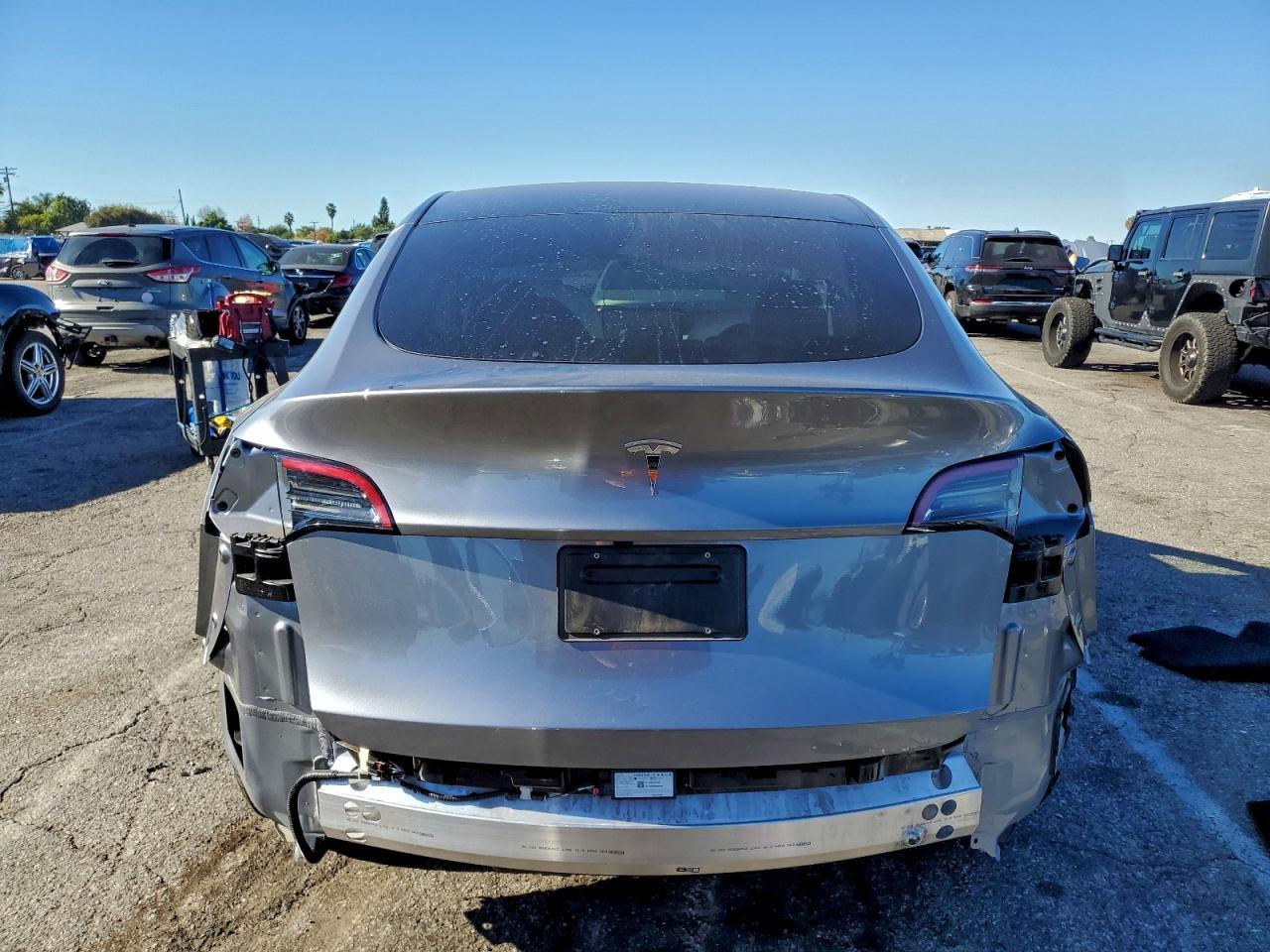 2025 Tesla Model Y - Image 6