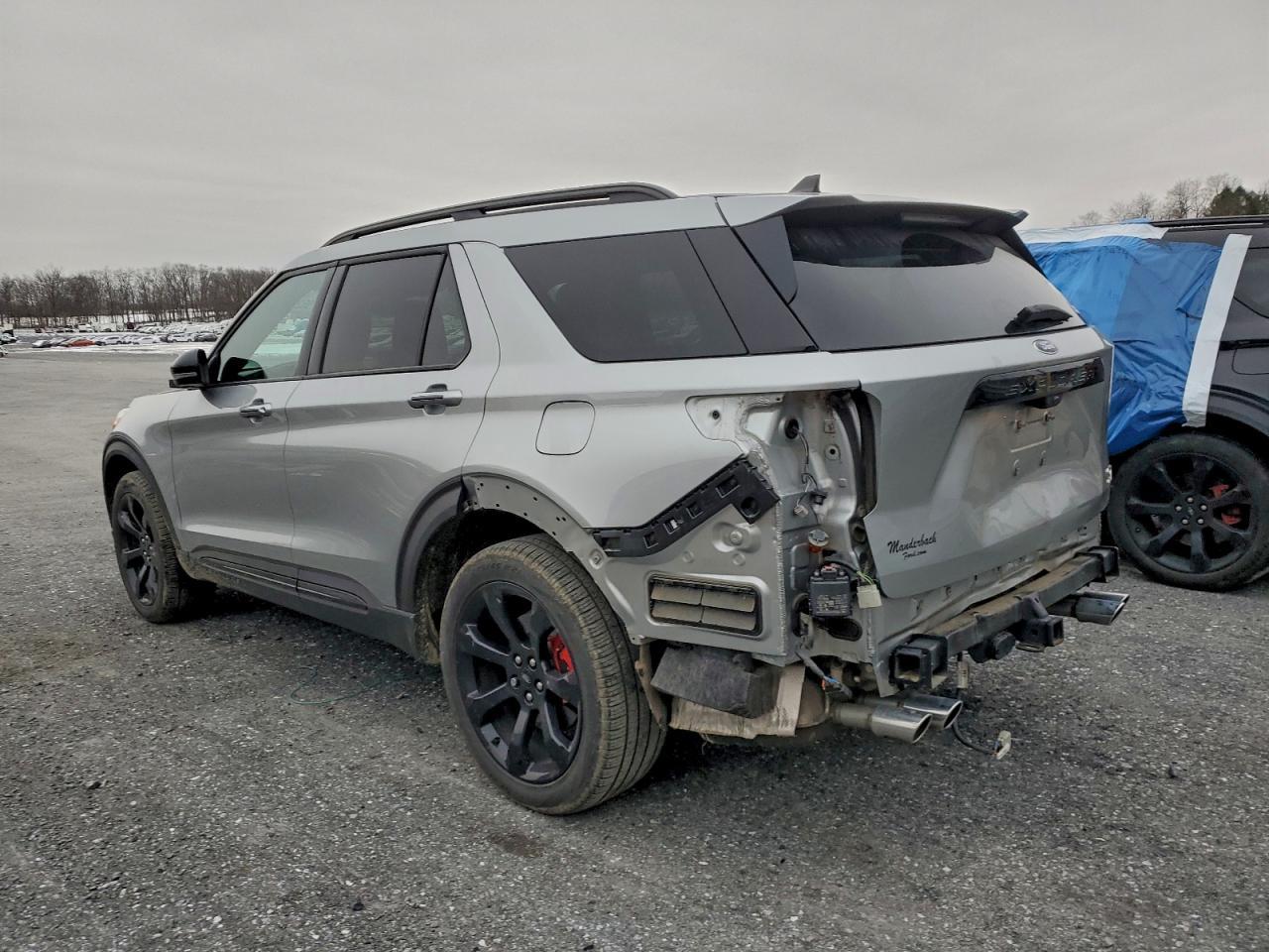 2023 Ford Explorer St - Фото 2