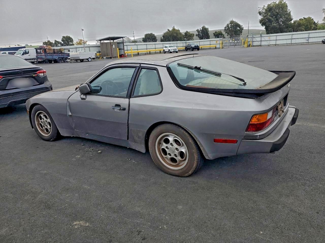 1985 Porsche 944 - Image 2