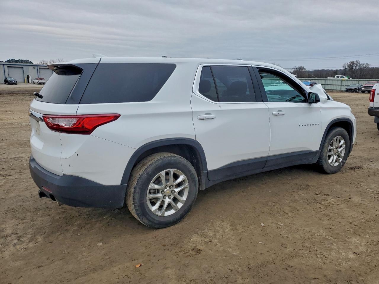 2019 Chevrolet Traverse Ls - Image 3