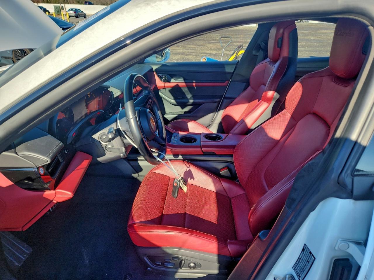 2021 Porsche Taycan Turbo - Фото 7