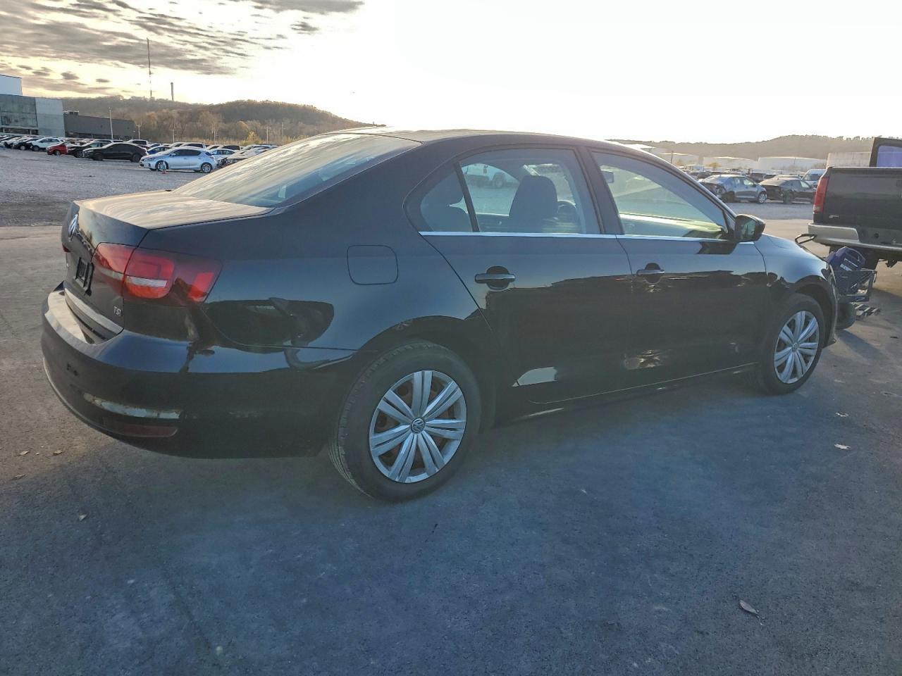 2017 Volkswagen Jetta S - Фото 3