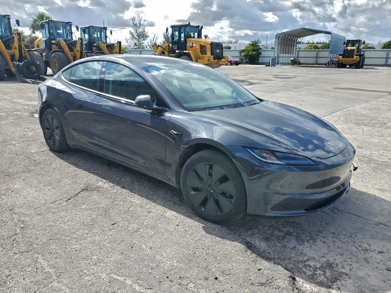 2024 Tesla Model 3 - Image 4
