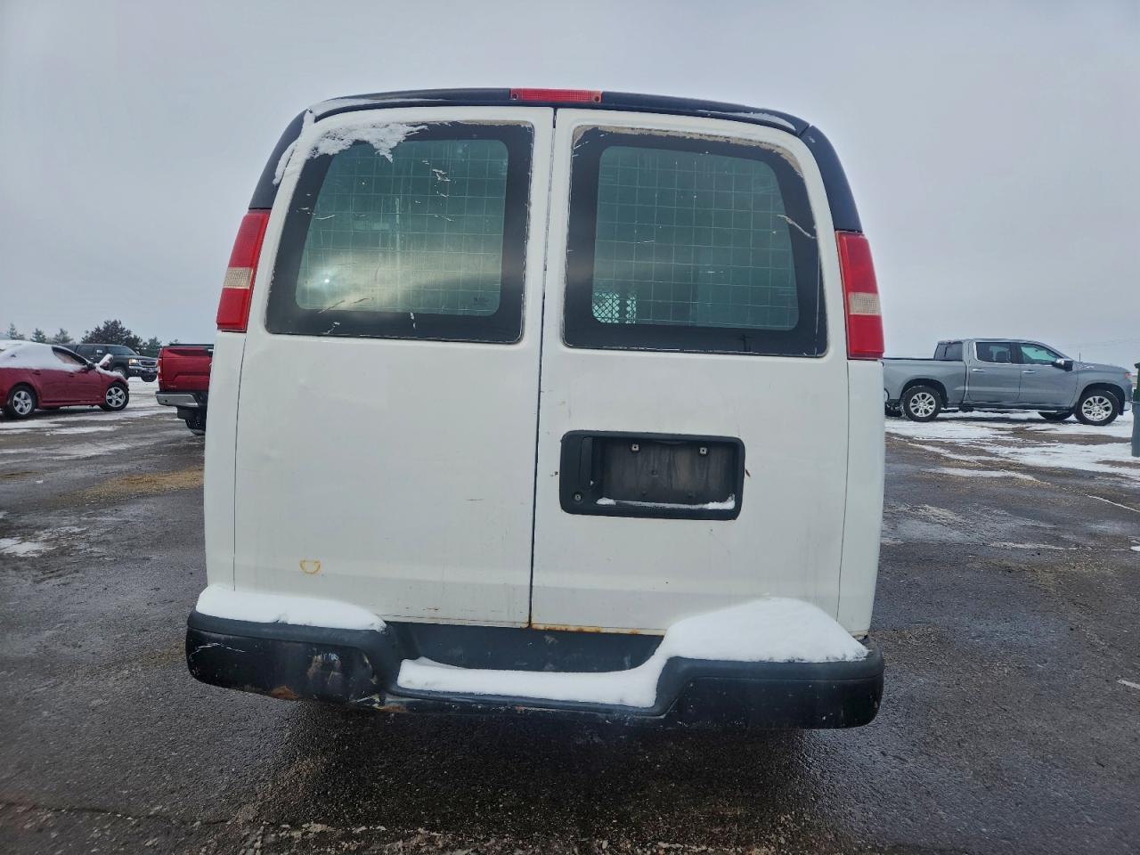 2012 Chevrolet Express - Фото 6