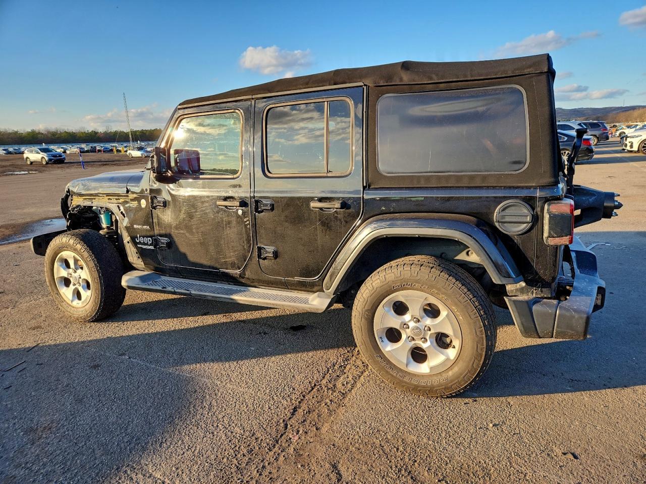 2018 Jeep Wrangler Unlimited Sahara - Image 2