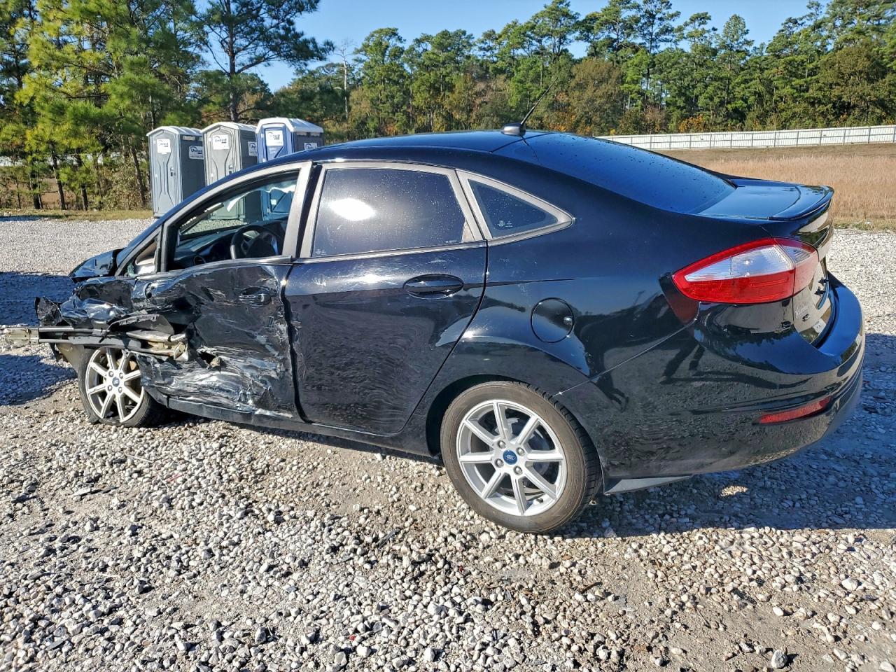 2019 Ford Fiesta Se - Image 2